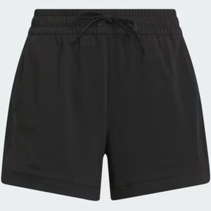 NWT Women’s Adidas BEYOND SHORTS in Black Size Small with Pockets Elastic Waist